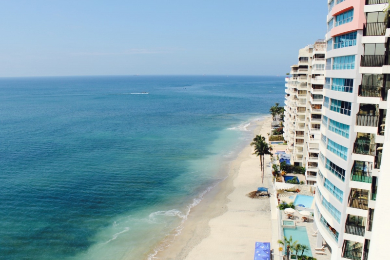 chambre-hote-SPERACEDES-min_beach_ocean_shore_hotel_palm_tree-33726